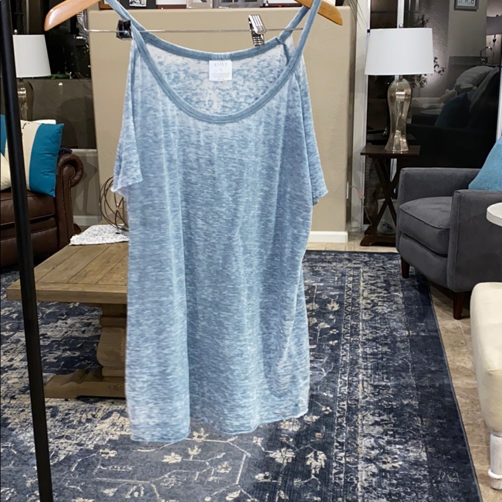 Off shoulder t-shirt